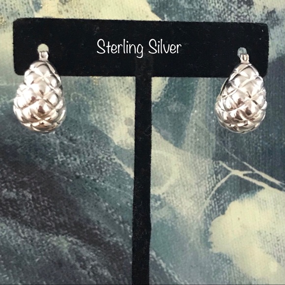 Vintage Jewelry - STERLING 925 QUILTED PUFFY SHRIMP HOOP EARRINGS